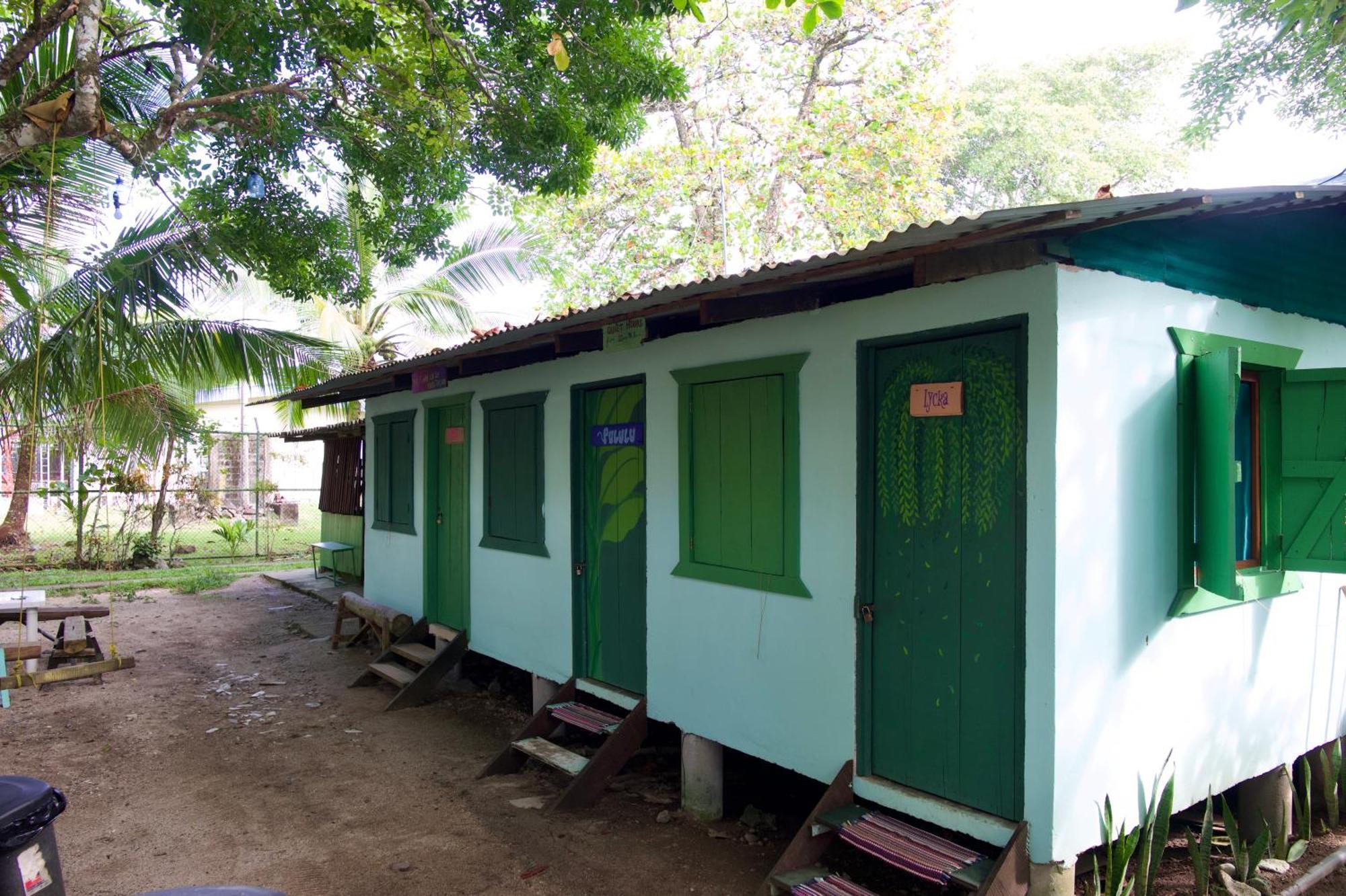 Casa Mamre Hostel Cahuita Bagian luar foto