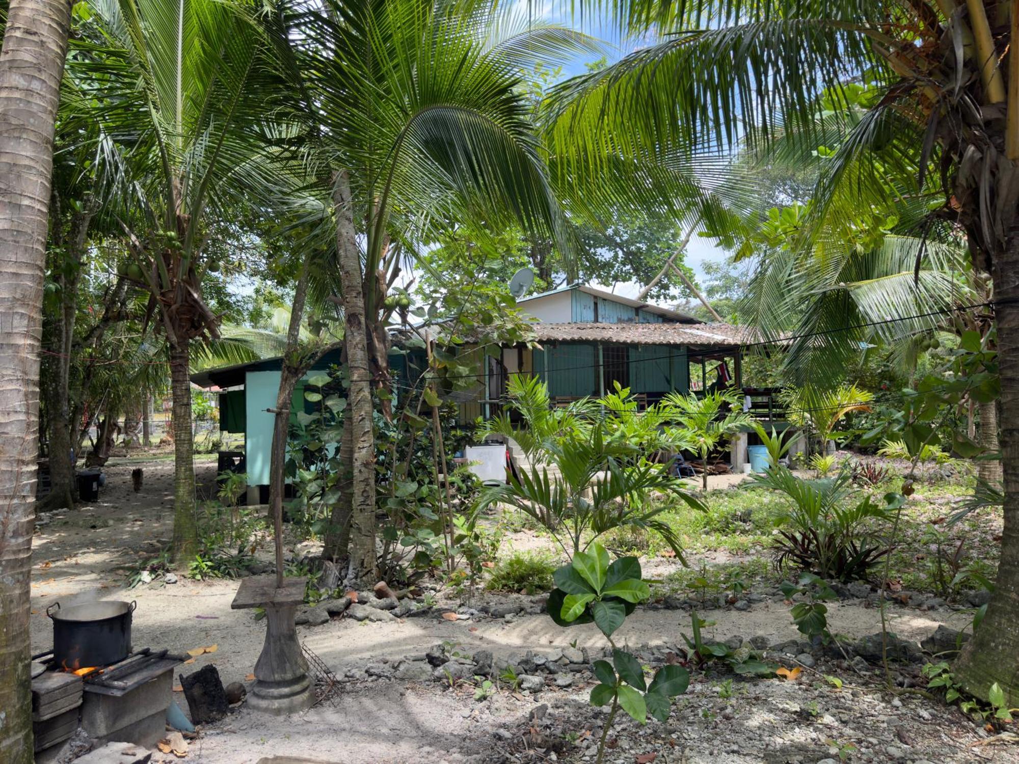 Casa Mamre Hostel Cahuita Bagian luar foto